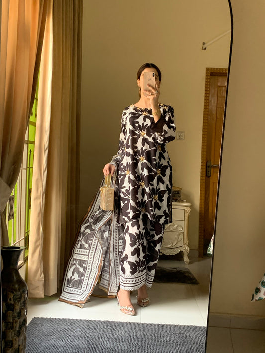 Aniqa Couture Longline Stitched Silken Lawn 3-Piece Collection