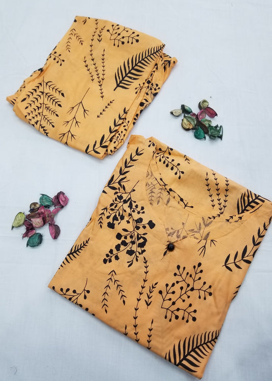 Petal Design Summer Linen Suit – Trendy & Lightweight (Peach)