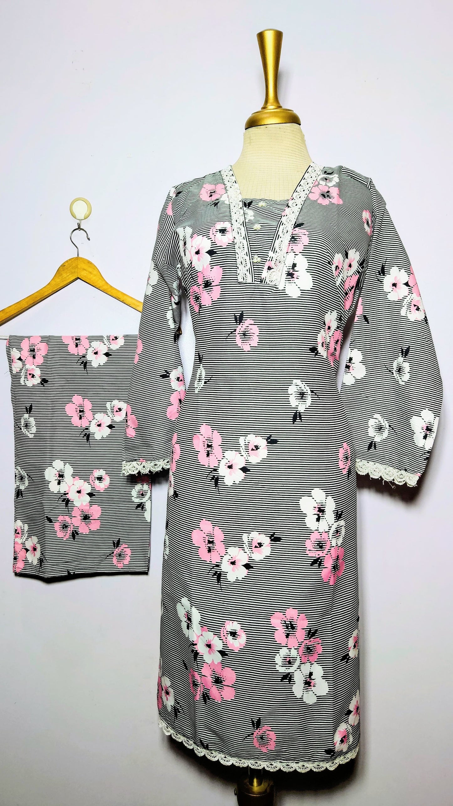 Cotton 2-Piece Stitched Set with Elegant Lace Detailing – Long Length Outfit (29)