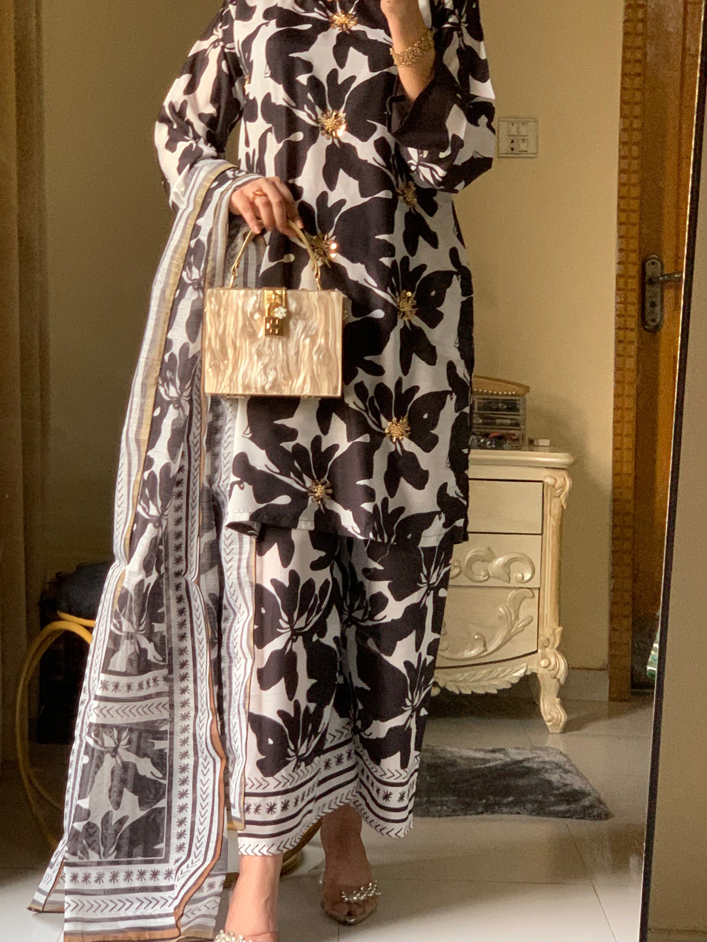 Aniqa Couture Longline Stitched Silken Lawn 3-Piece Collection