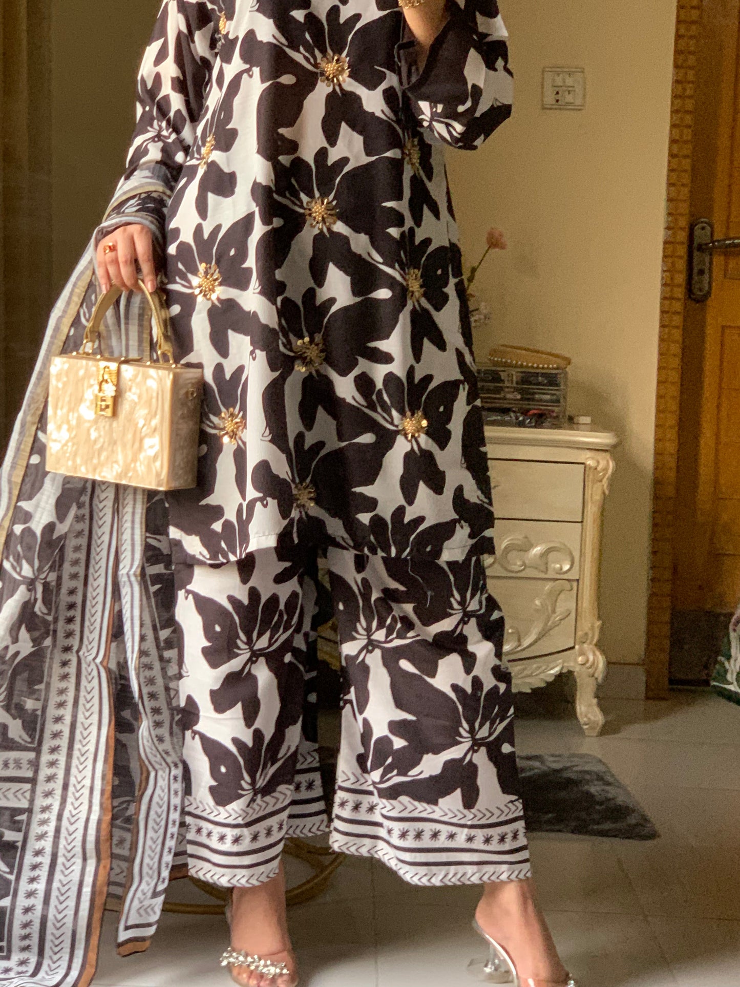 Aniqa Couture Longline Stitched Silken Lawn 3-Piece Collection