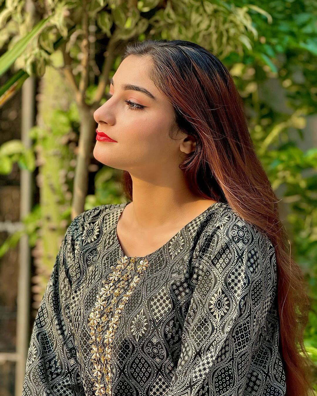 Linen 2-Piece with Handmade Neck Design