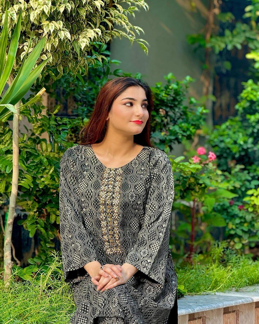 Linen 2-Piece with Handmade Neck Design