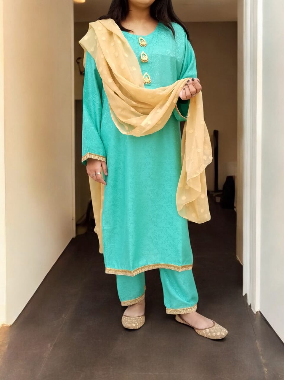 Viscose Linen 3-Piece Suit with Brosha Dupatta – Elegant Women's Outfit for All Seasons