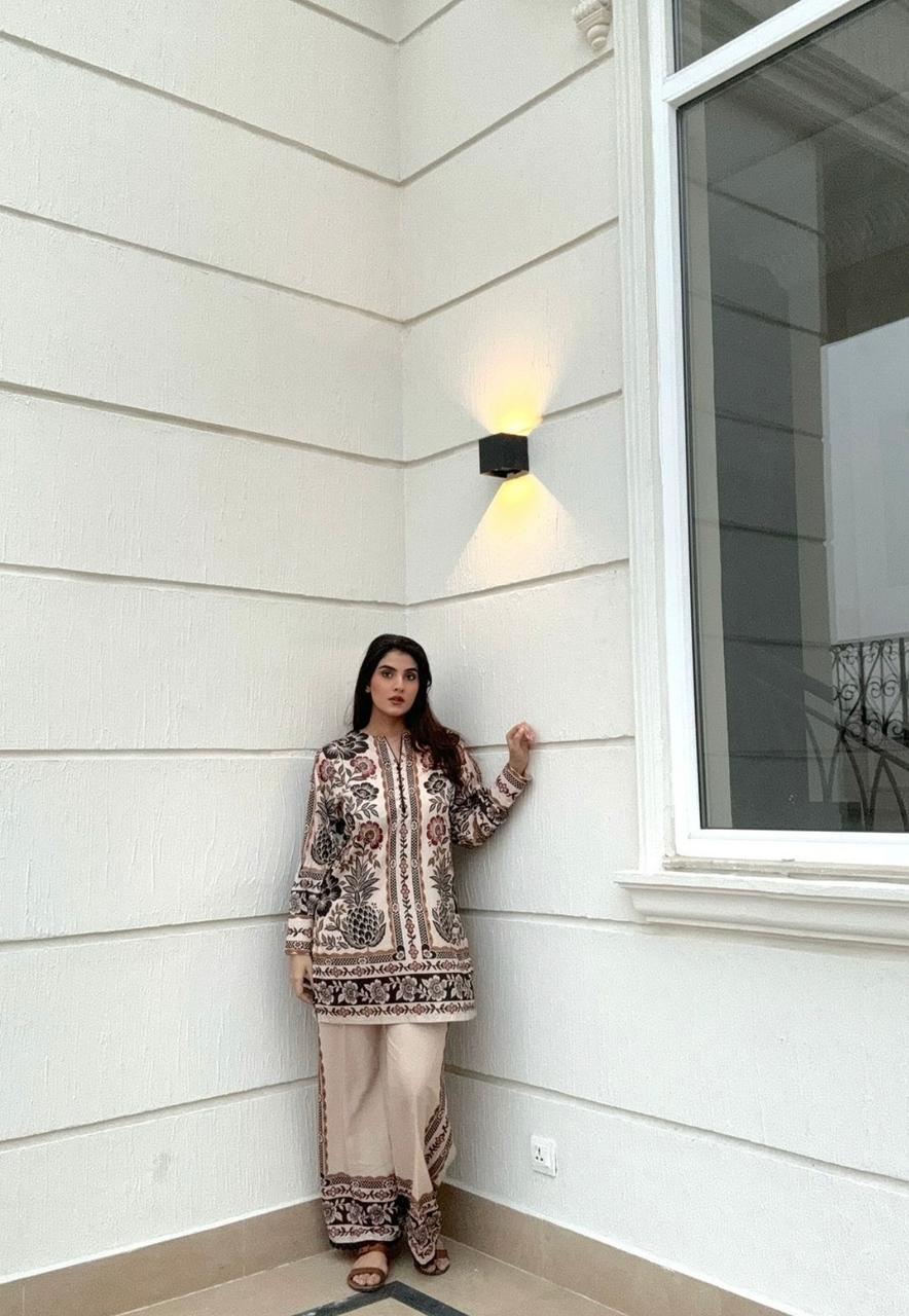 Elegant Women's Luxury Velvet 2-Piece Co-Ord Set | Premium Chic Outfit 11