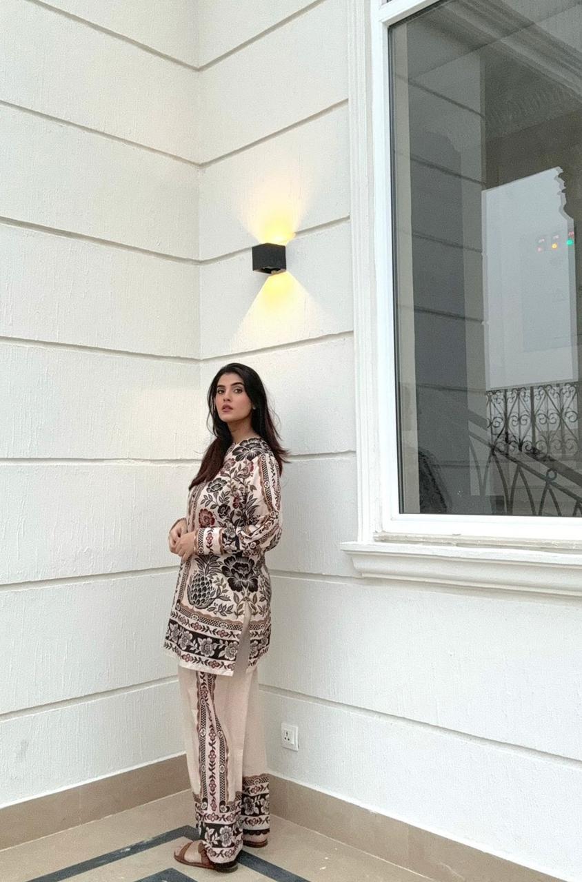 Elegant Women's Luxury Velvet 2-Piece Co-Ord Set | Premium Chic Outfit 11