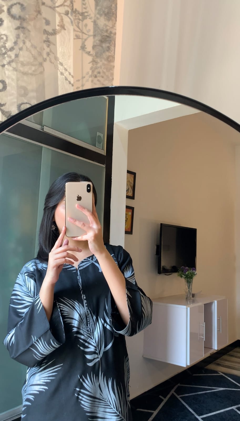 Linen 2-Piece  Leaf Design  (Black)